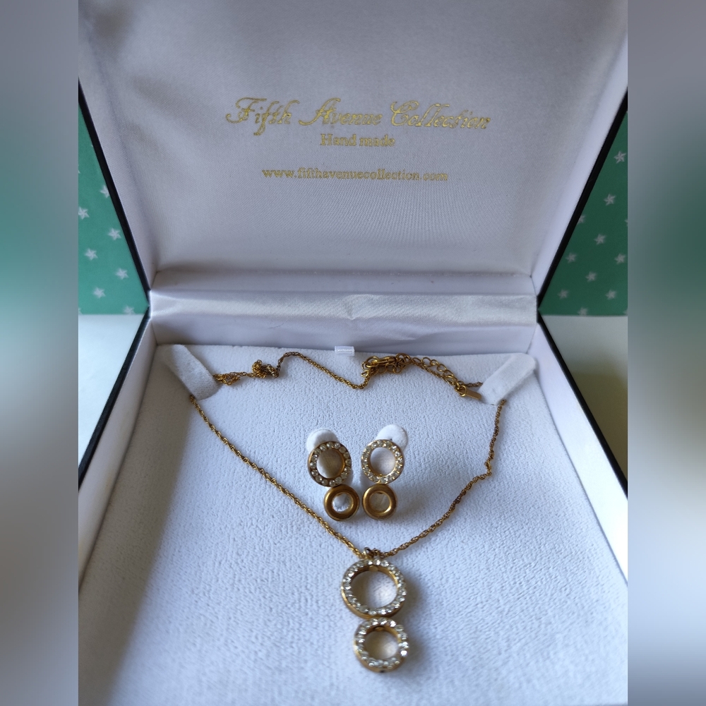 Fifth Avenue Collection Hand Made - Necklace & Earring Set